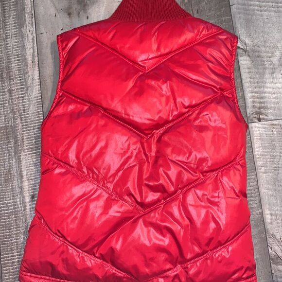OLD NAVY puffer Vest- size XS- 2/4 - Picture 2 of 11